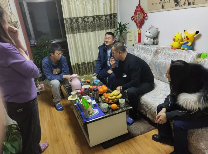 MK在线产业开发板块深入开展员工家访活动(图2)