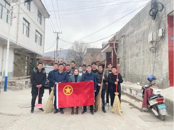 MK在线团委开展“学雷锋义务清扫活动”(图3)